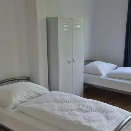 Rum i privatbostad Gastem Ug *